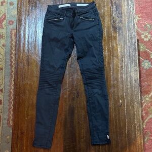 Pilcro Black Skinny Jeans. NEW WITHOUT TAGS